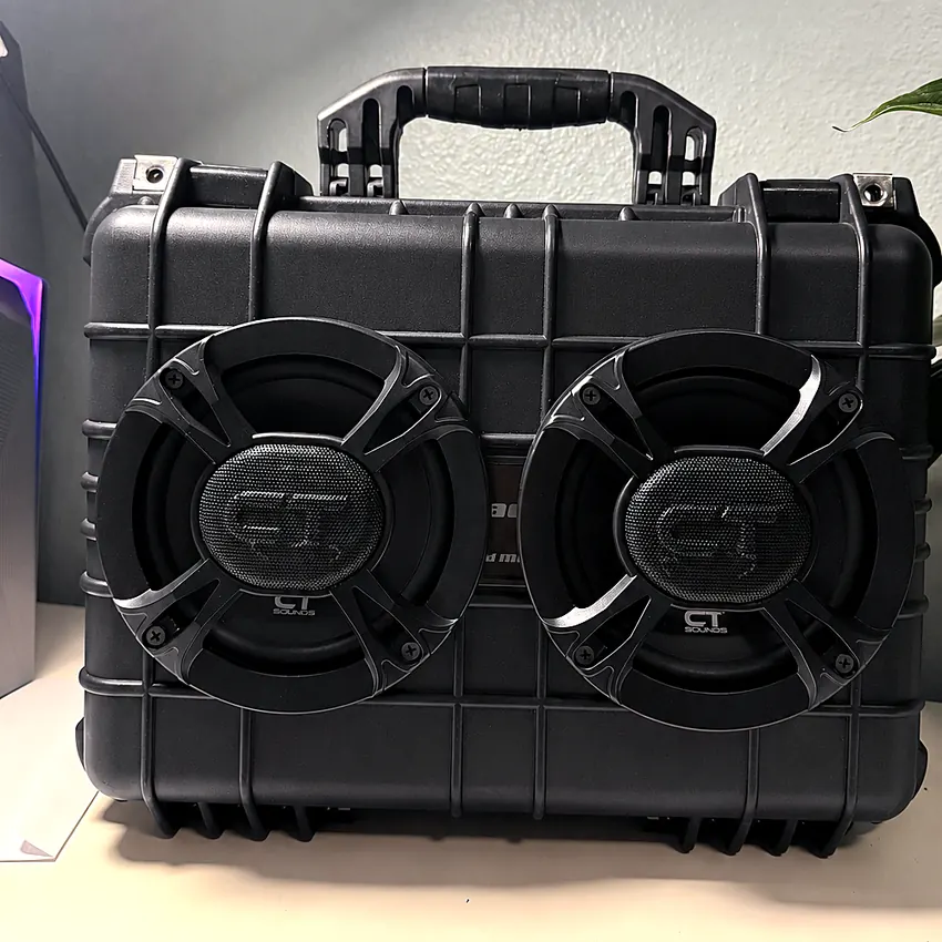 Marsh Box in a black Apache case with two CT Sounds speakers